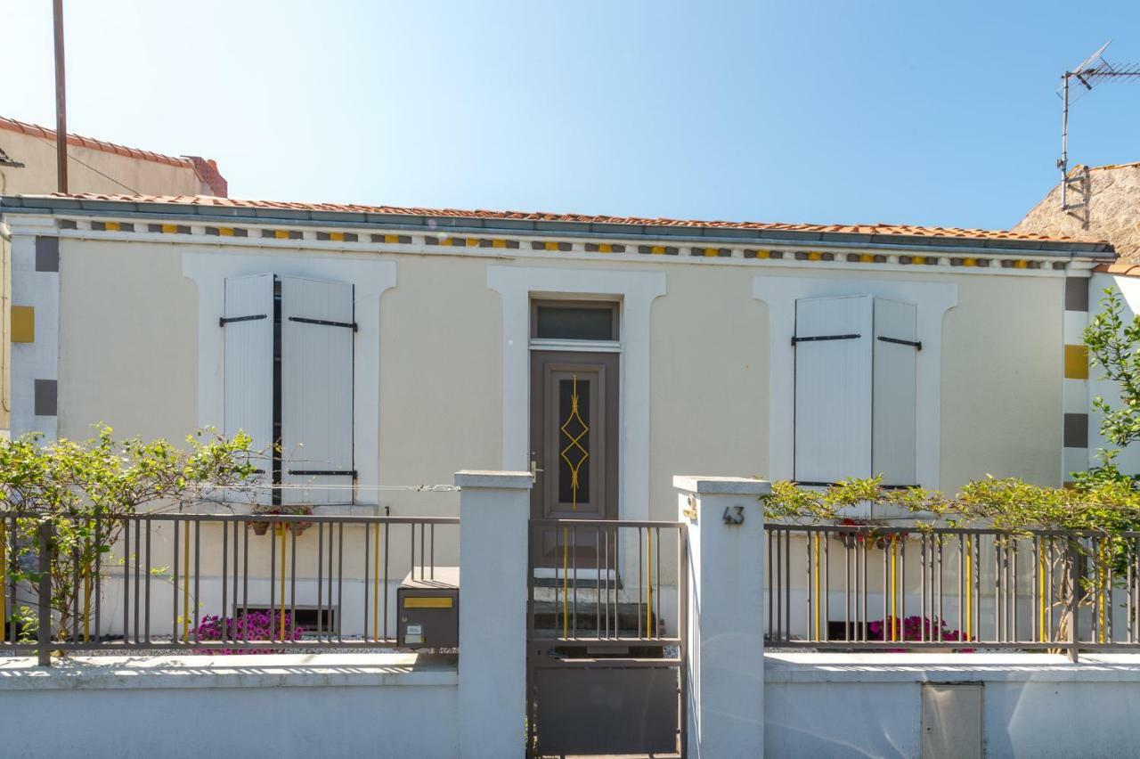 Bed and Breakfast L'Escale Marine - Couette Et Cafe La Rochelle  Zewnętrze zdjęcie